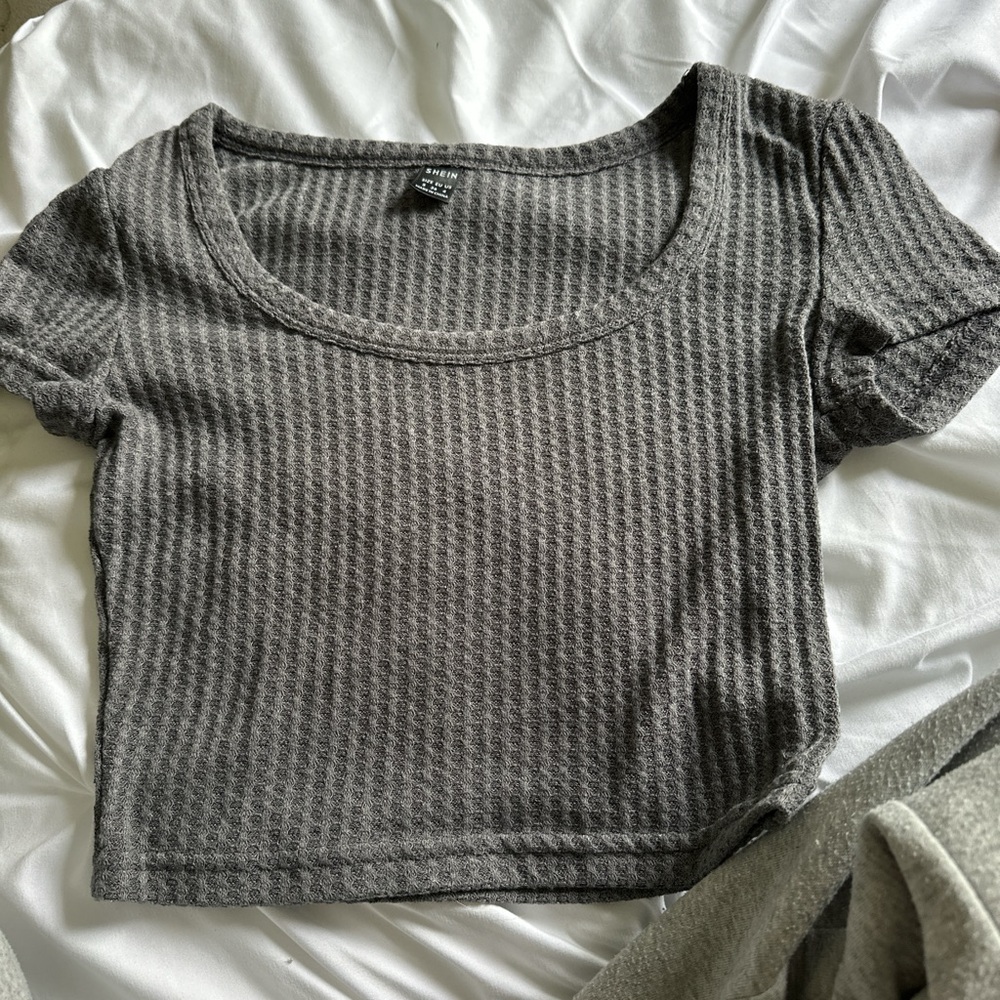 SHEIN Gray Ribbed Crop Top with Cap Sleeves